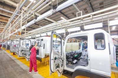 四川江淮建廠5周年首臺新能源輕卡下線，向著西南輕卡第一品牌邁進